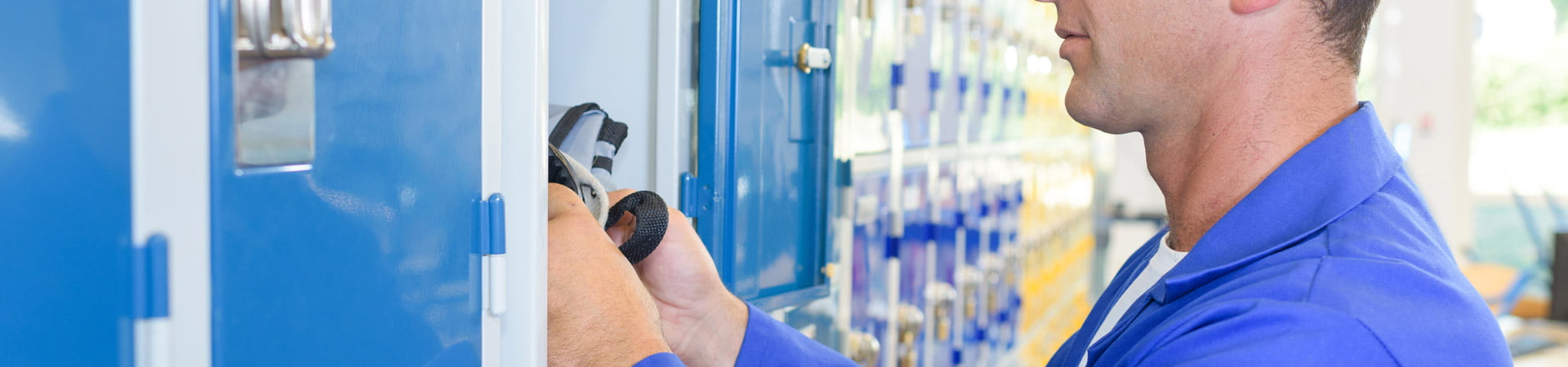 Header-lockers